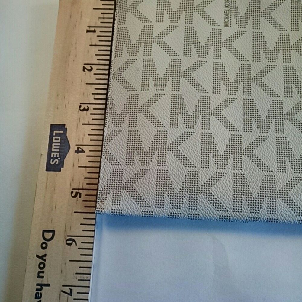Michael Kors Large Zip Clutch - Picture 6 of 7
